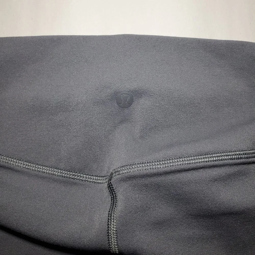 Lululemon Reveal Tight with Mesh Stripes Size 8
